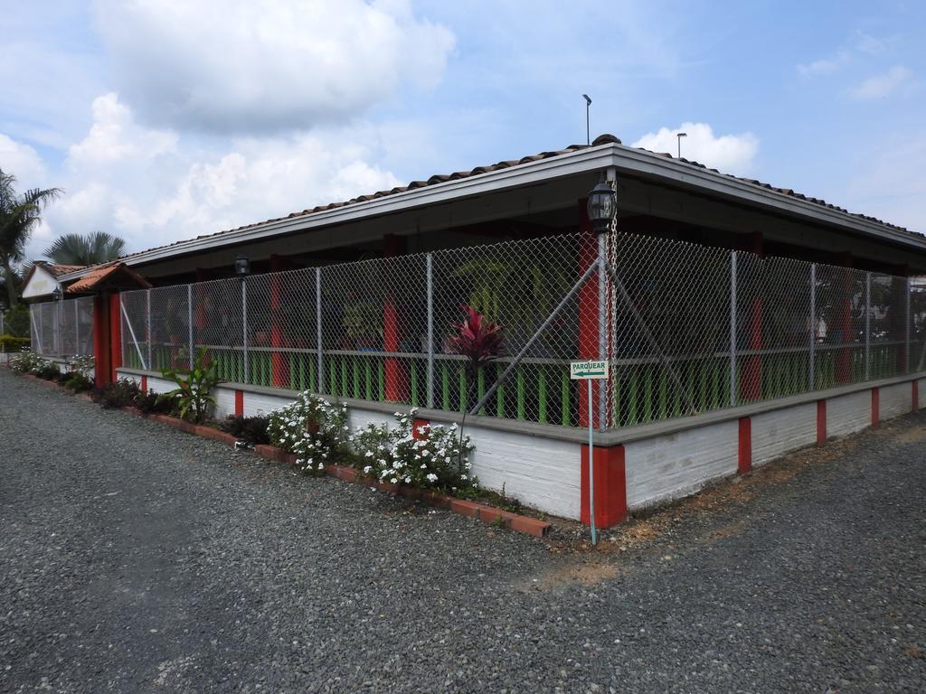 Hostal La Sultana Santa Rosa De Cabal Eksteriør billede