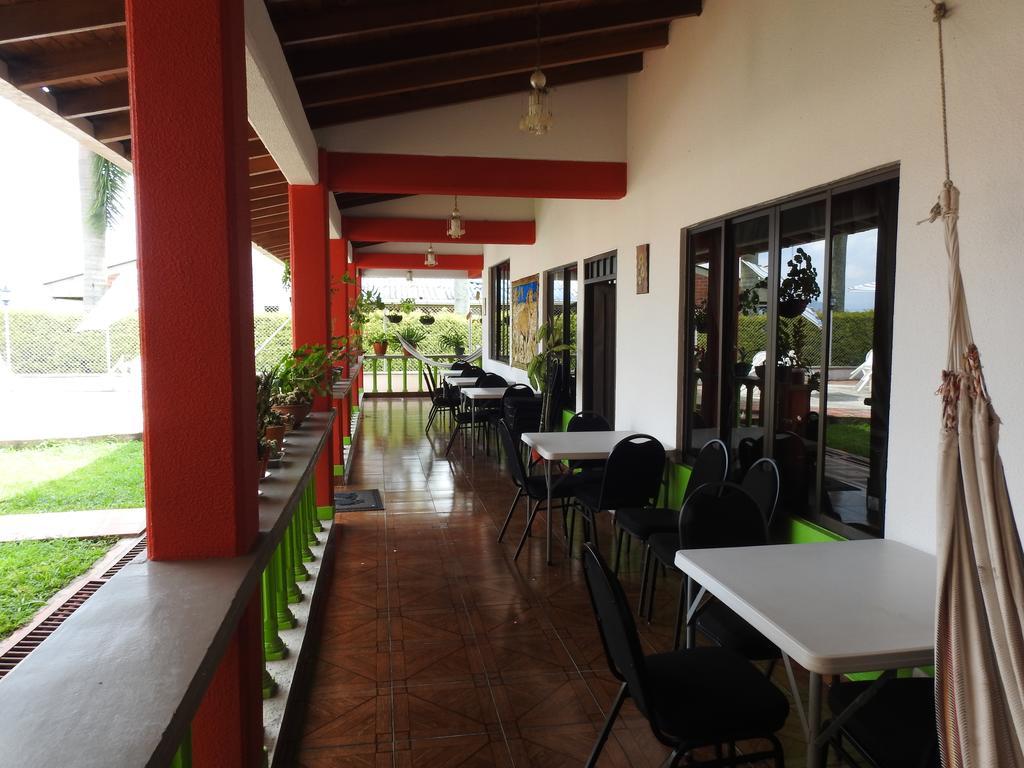 Hostal La Sultana Santa Rosa De Cabal Eksteriør billede